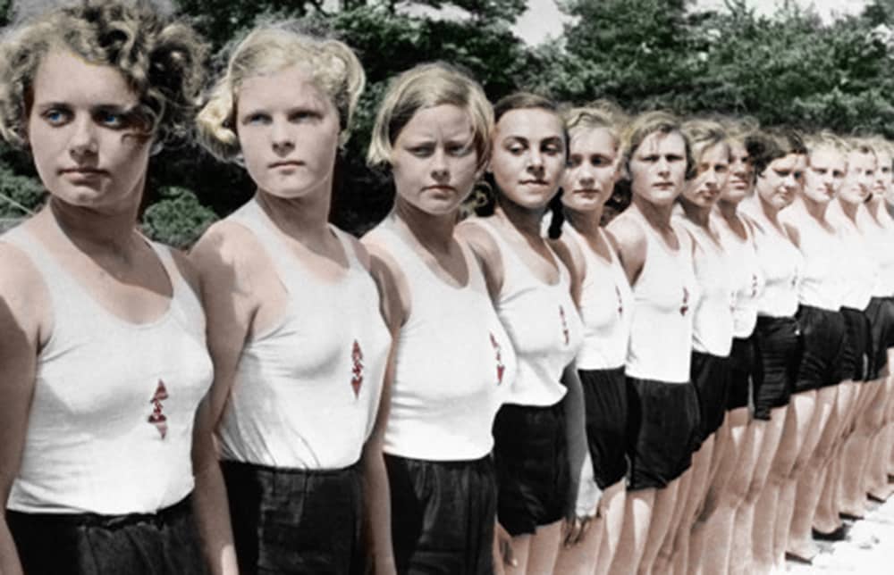 german-girls-1939-colorized